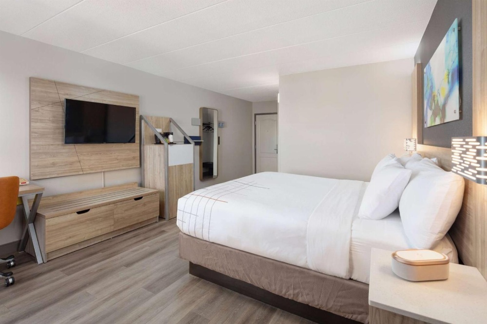 La Quinta Inn & Suites by Wyndham Lexington Park