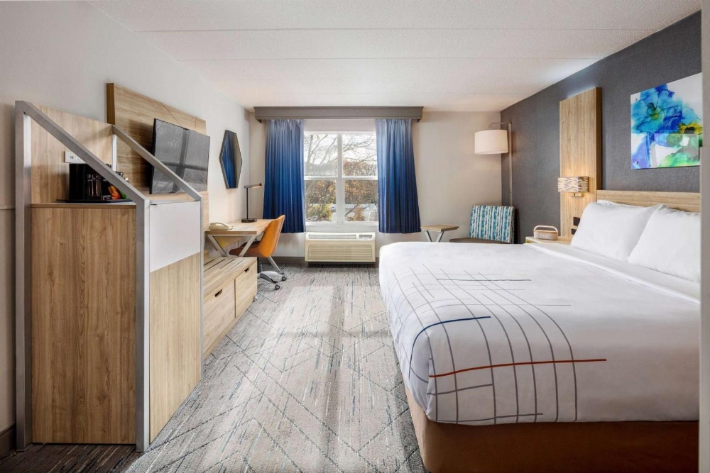 La Quinta Inn & Suites by Wyndham Lexington Park